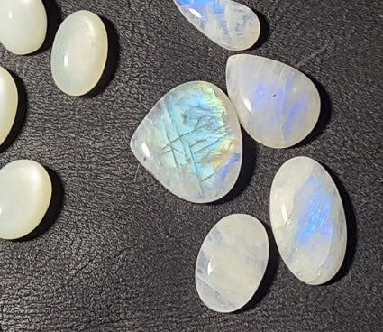JUNE GEMSTONE- Moonstone – Manifested Lab